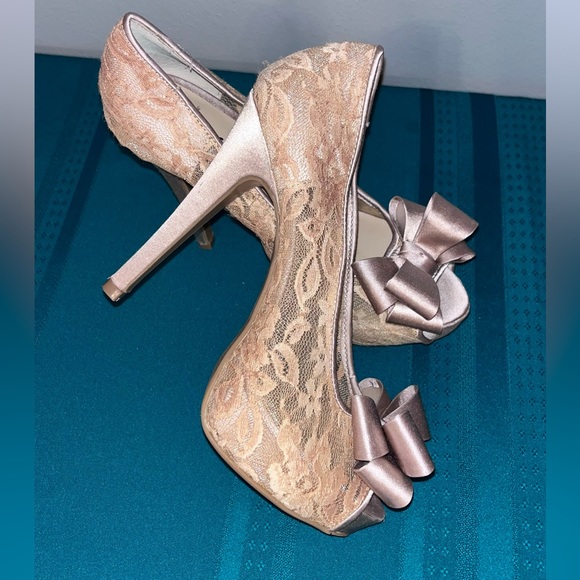 🔥CHINESE LAUNDRY 8.5 LACE SHOES🔥 - Picture 2 of 11